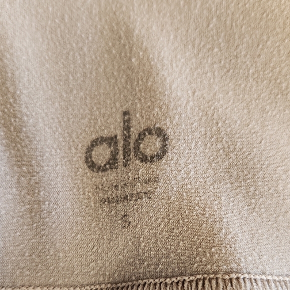 ALO Yoga Taupe Activewear Set - S/M - Picture 8 of 9